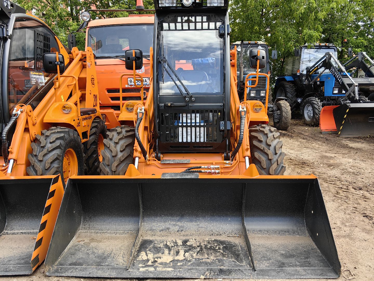 Техника, мини-погрузчик, парк, уборка