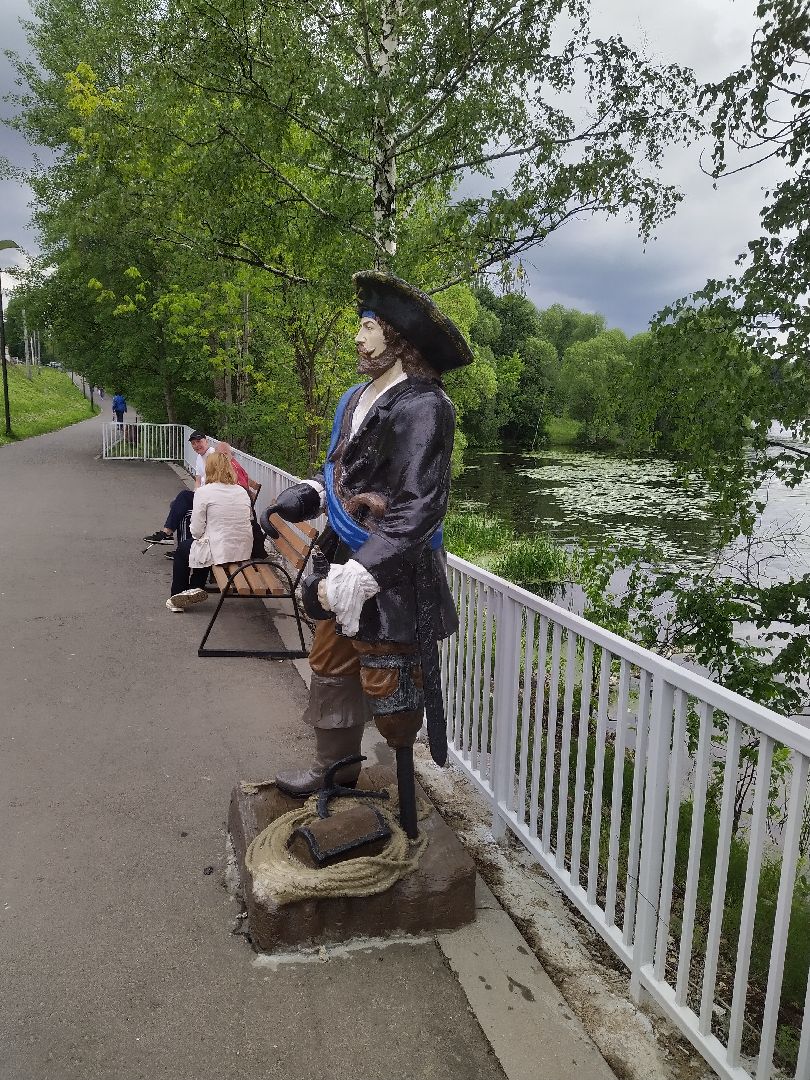 Долгопрудный, арт-обьект, пират, Олимпийский Мишка, статуя