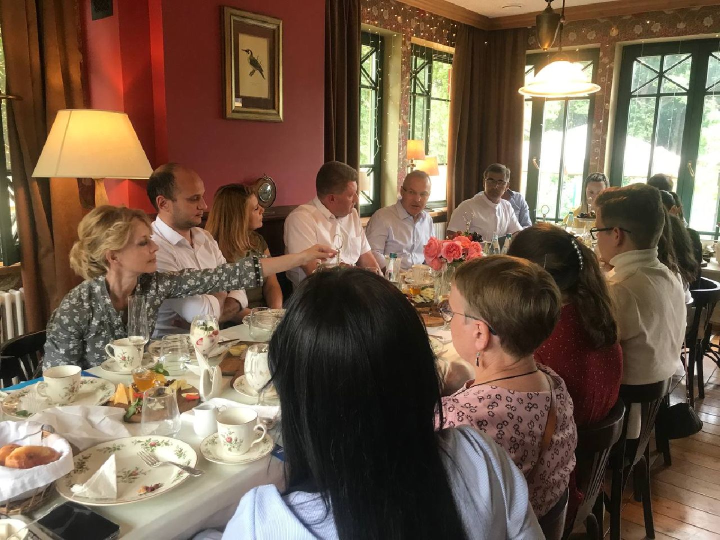 Коломна, Озёры, Общество