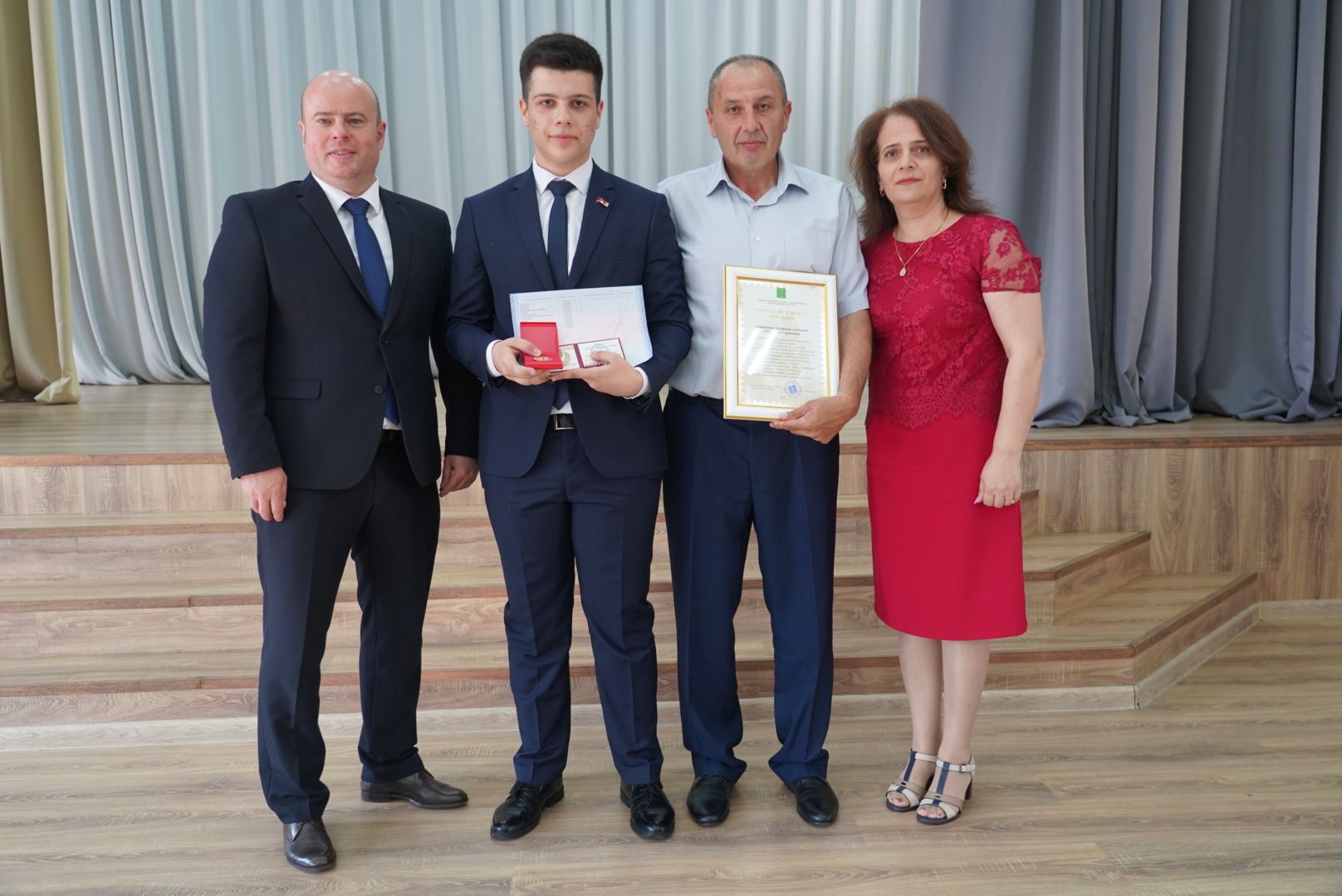 вручение аттестатов, медалисты, Котельники