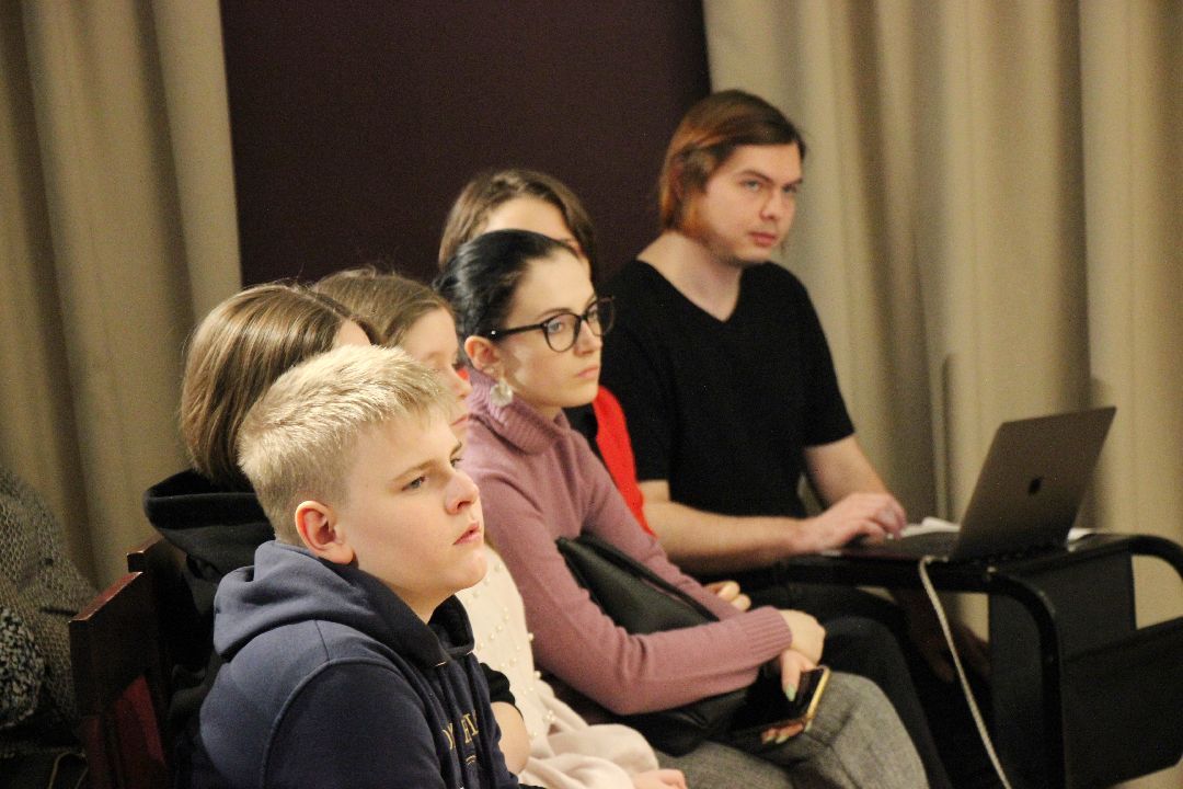 Лобня, города