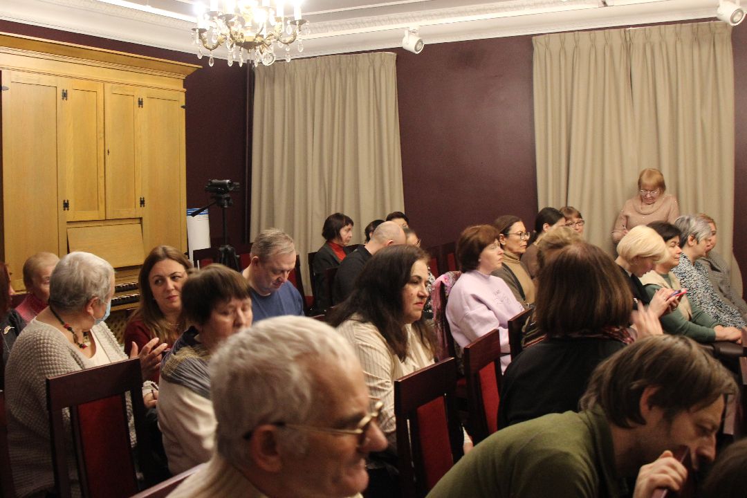 Лобня, города