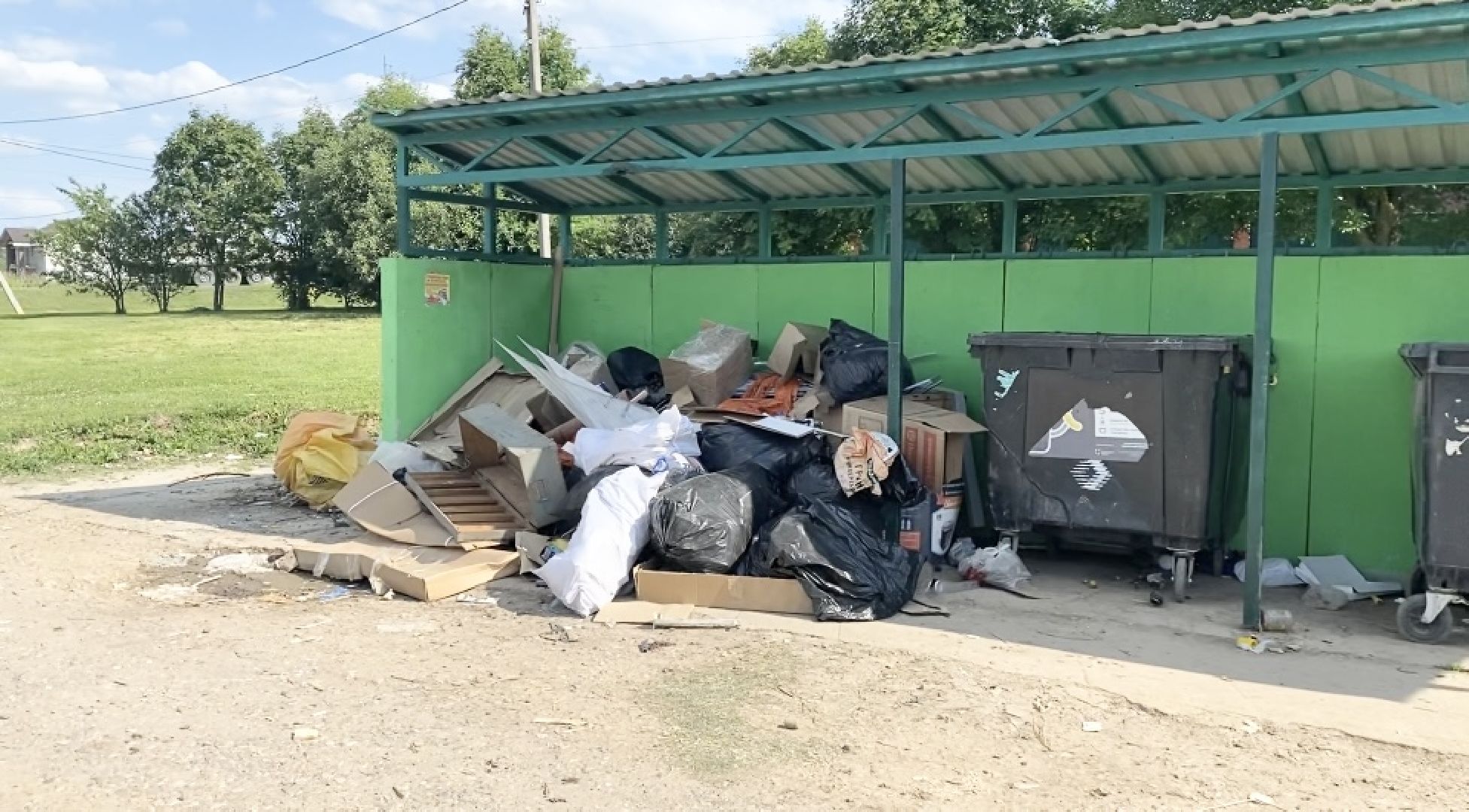 Домодедово, контейнерная площадка, просьба жителей, строительный мусор, крупногабаритный мусор, сортировка отходов, информационные таблички