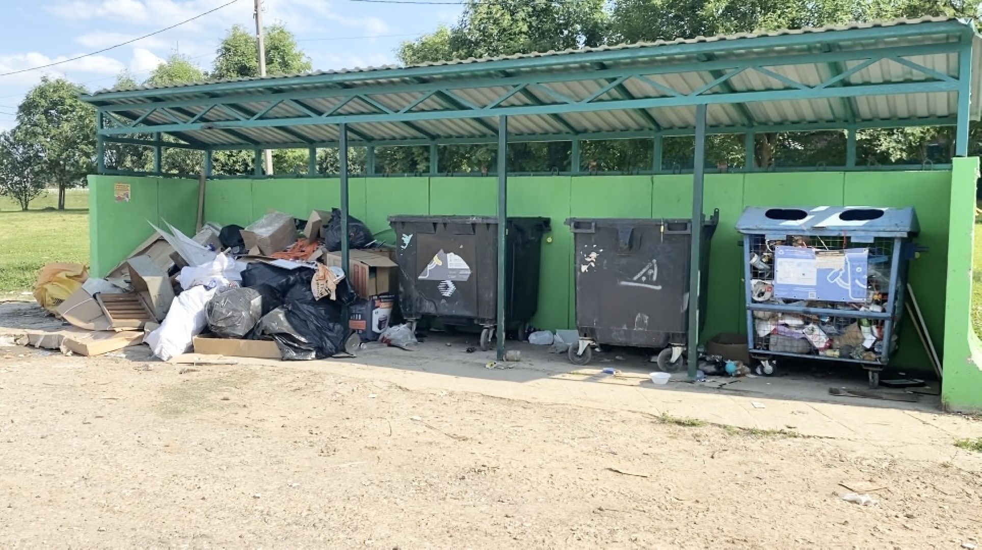 Домодедово, контейнерная площадка, просьба жителей, строительный мусор, крупногабаритный мусор, сортировка отходов, информационные таблички