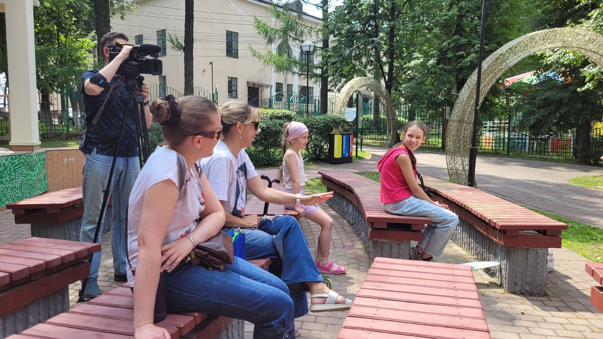 дети; литература; читающая скамейка; игры; библиотека; парки подмосковья