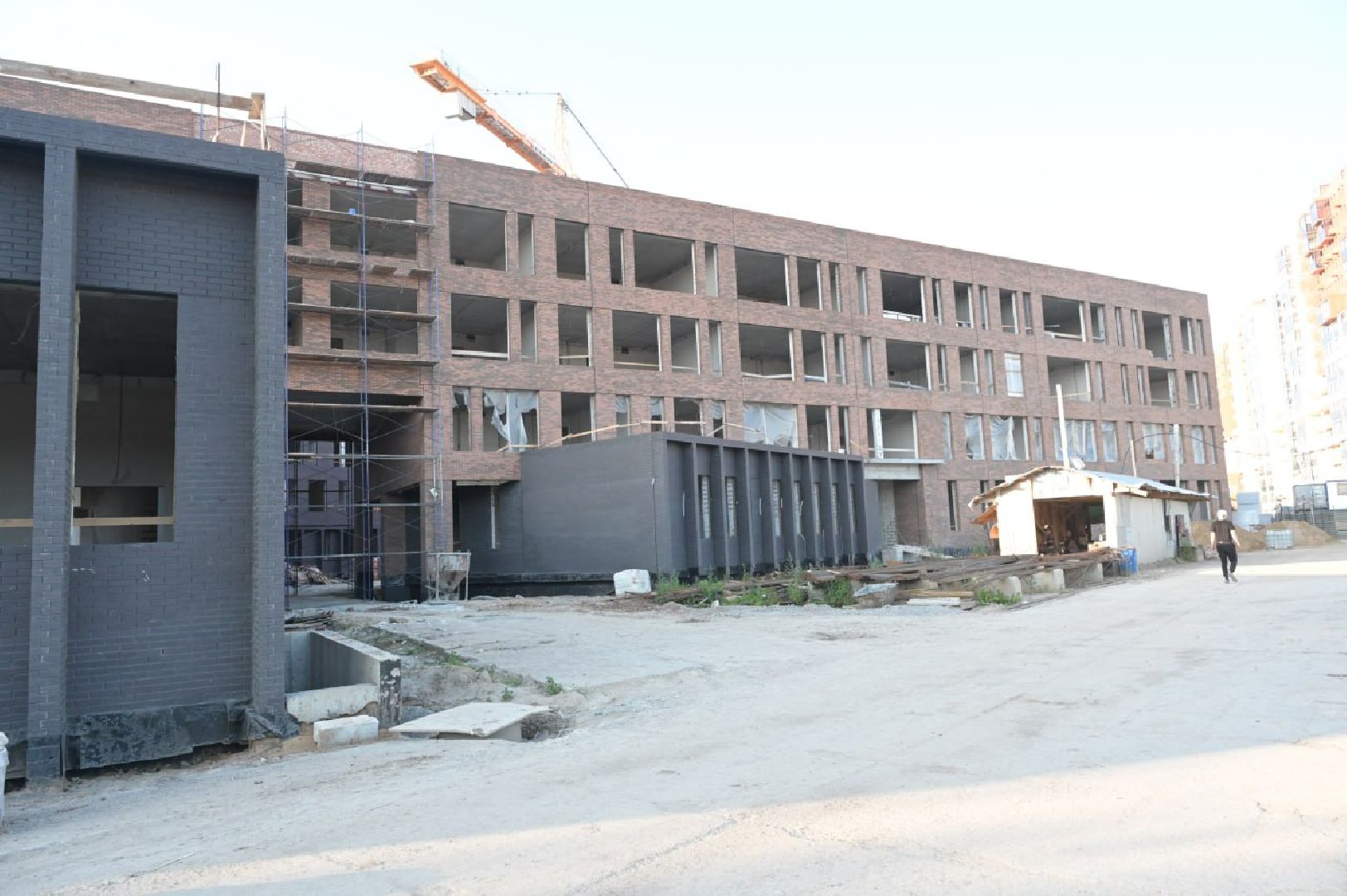 Строительство, школа