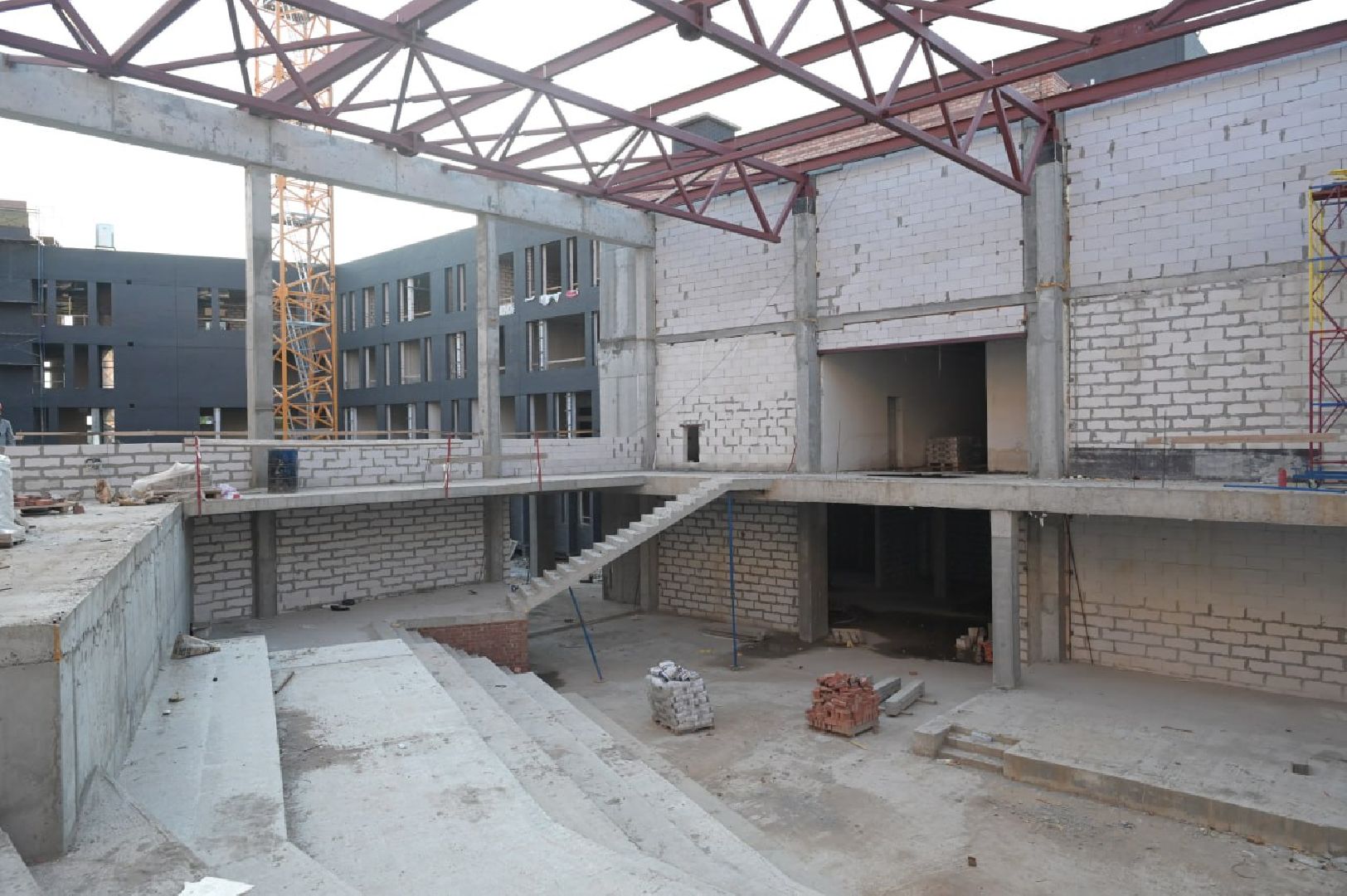 Строительство, школа