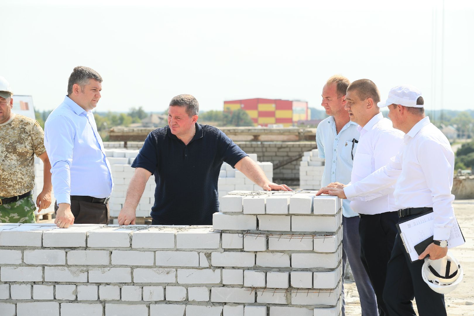 Строительство, школа