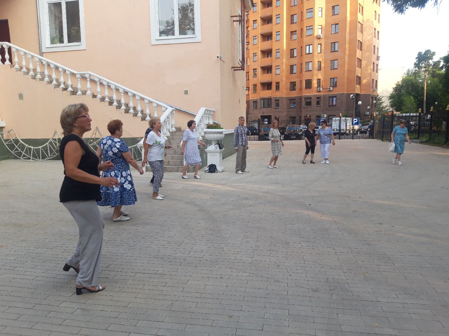 доброе дело, пенсионеры, лето в подмосковье,