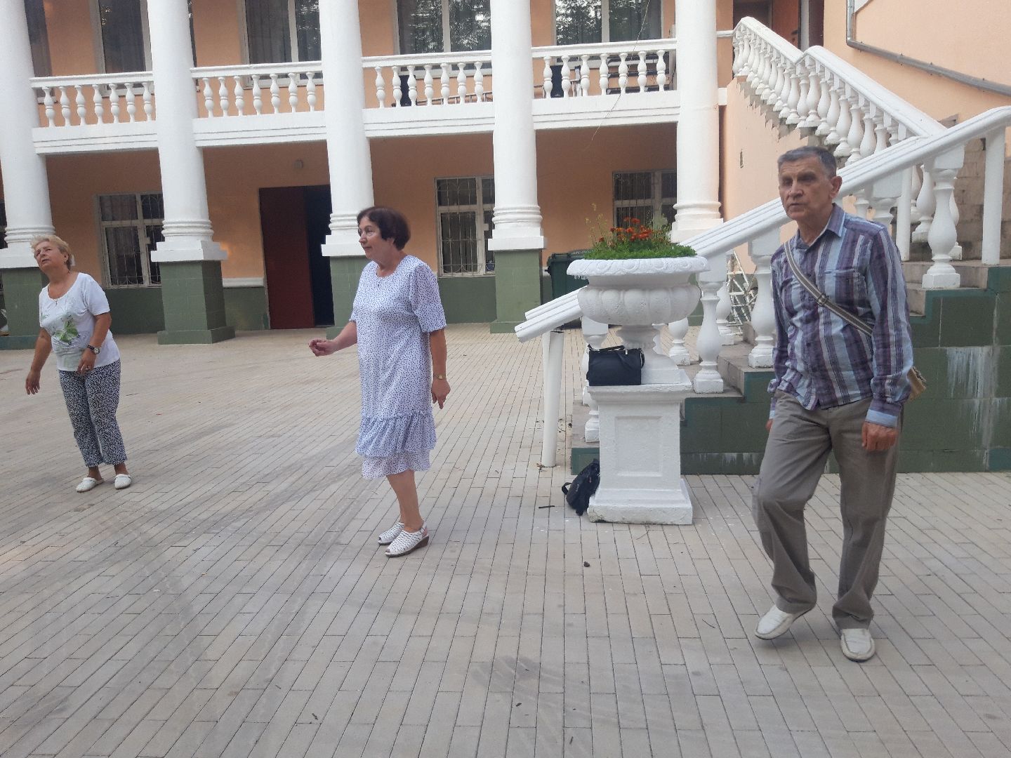 доброе дело, пенсионеры, лето в подмосковье,