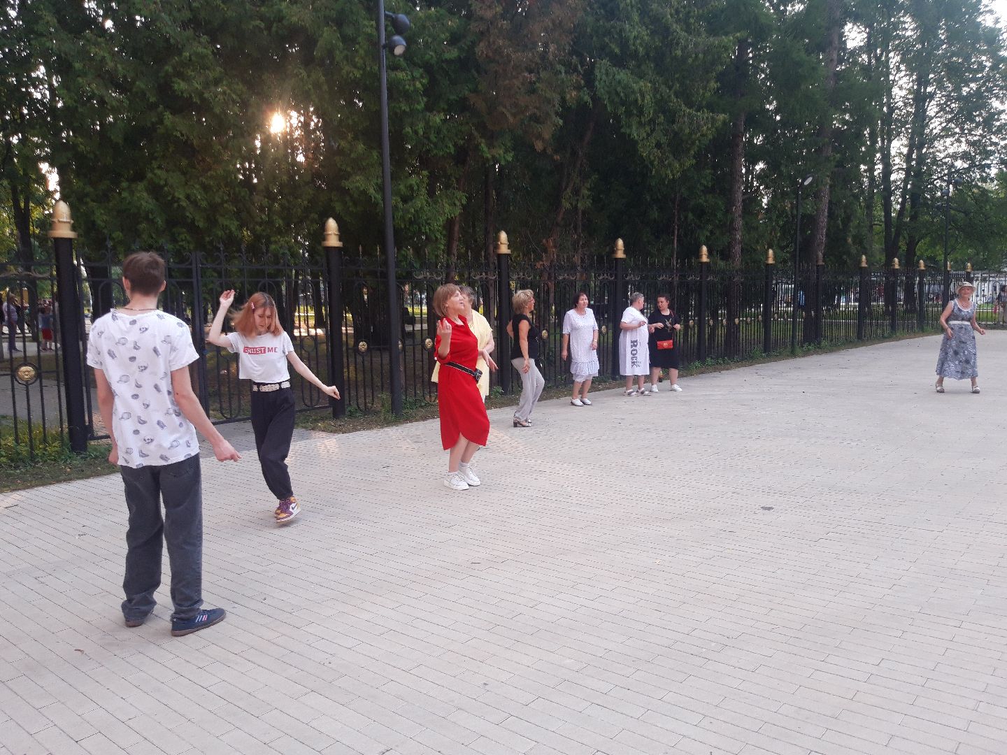 доброе дело, пенсионеры, лето в подмосковье,