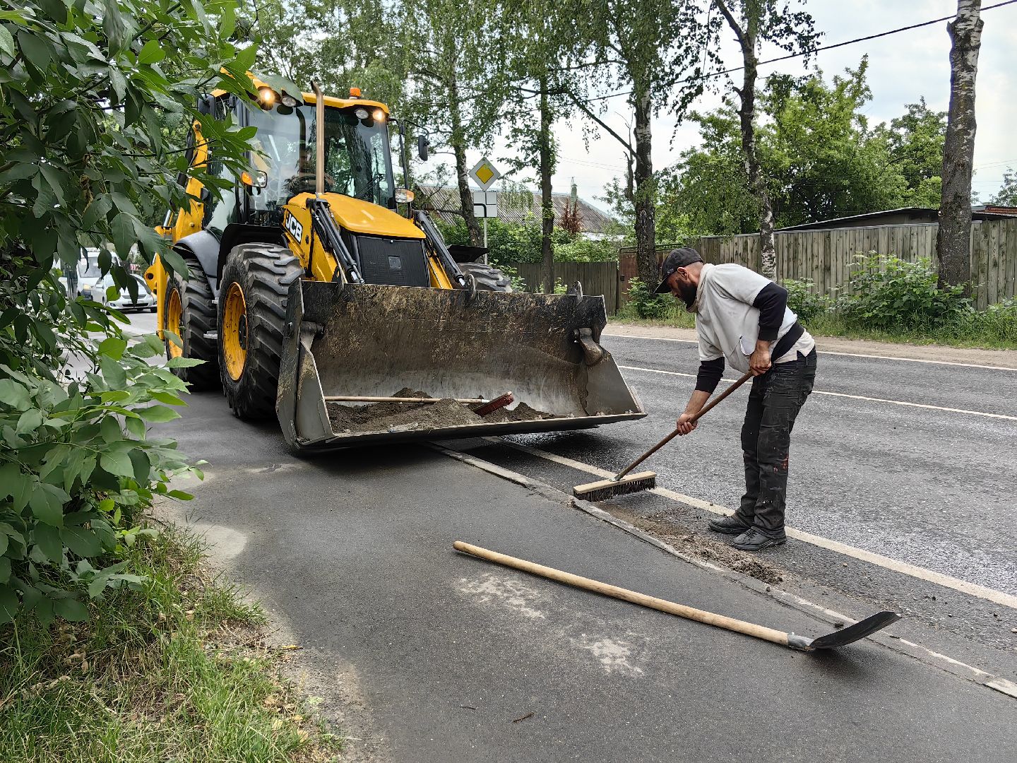 Дороги, уборка, погрузчик, пыль, бордюр