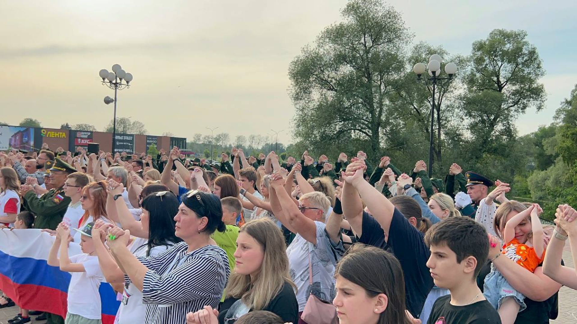 Наро-Фоминск, флешмоб, Встанем, молодёжь Подмосковья, ветераны, мы вместе