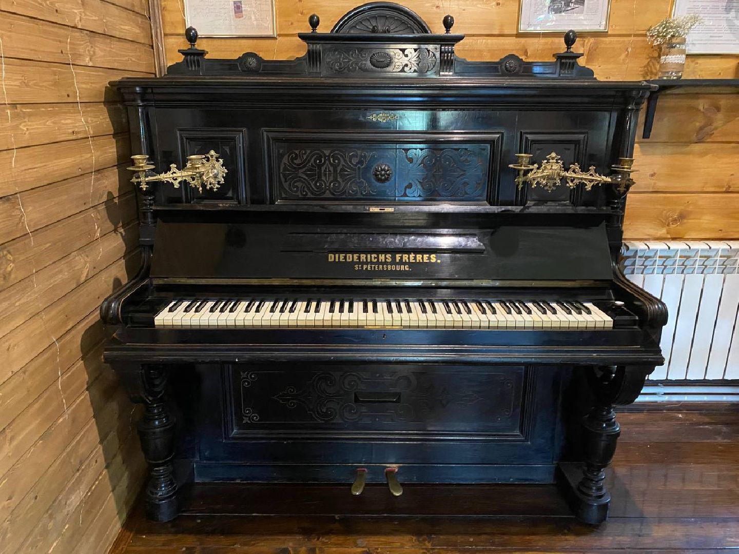 Чехов, раритет, пианино, предприниматель, император, инструмент