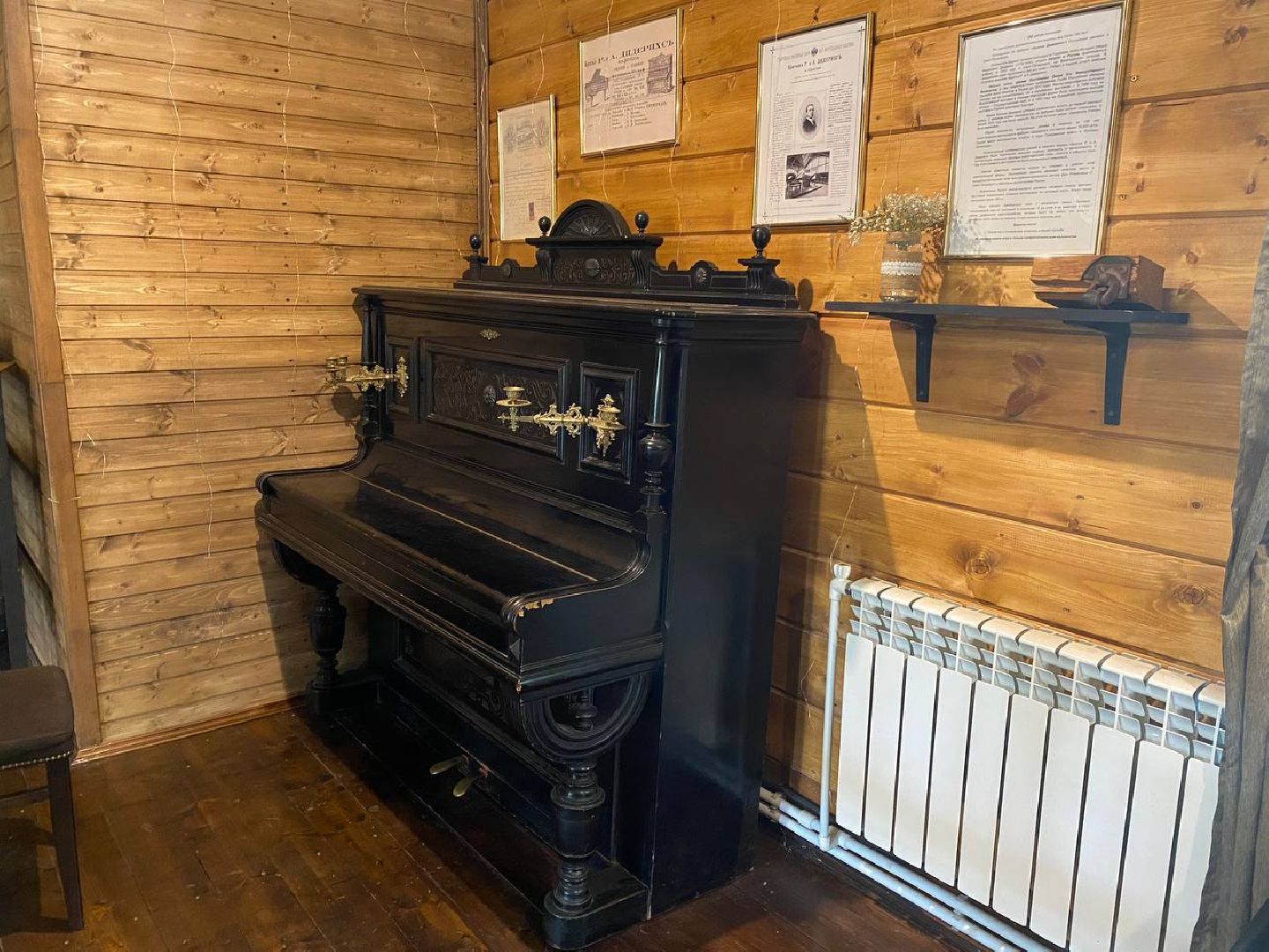 Чехов, раритет, пианино, предприниматель, император, инструмент
