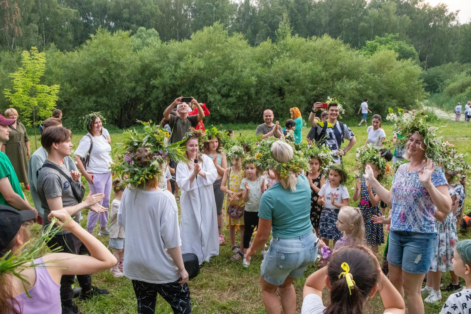 Домодедово, день Ивана Купалы, русский традиции, лесопарк, обряд, гадание, плетение венков