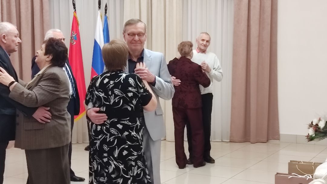 Лобня, города