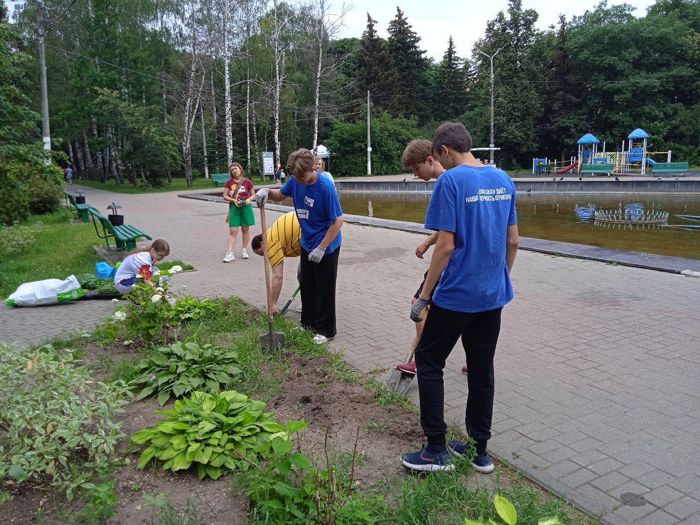 Город-сад, движение, молодая гвардия, волонтёры, растения