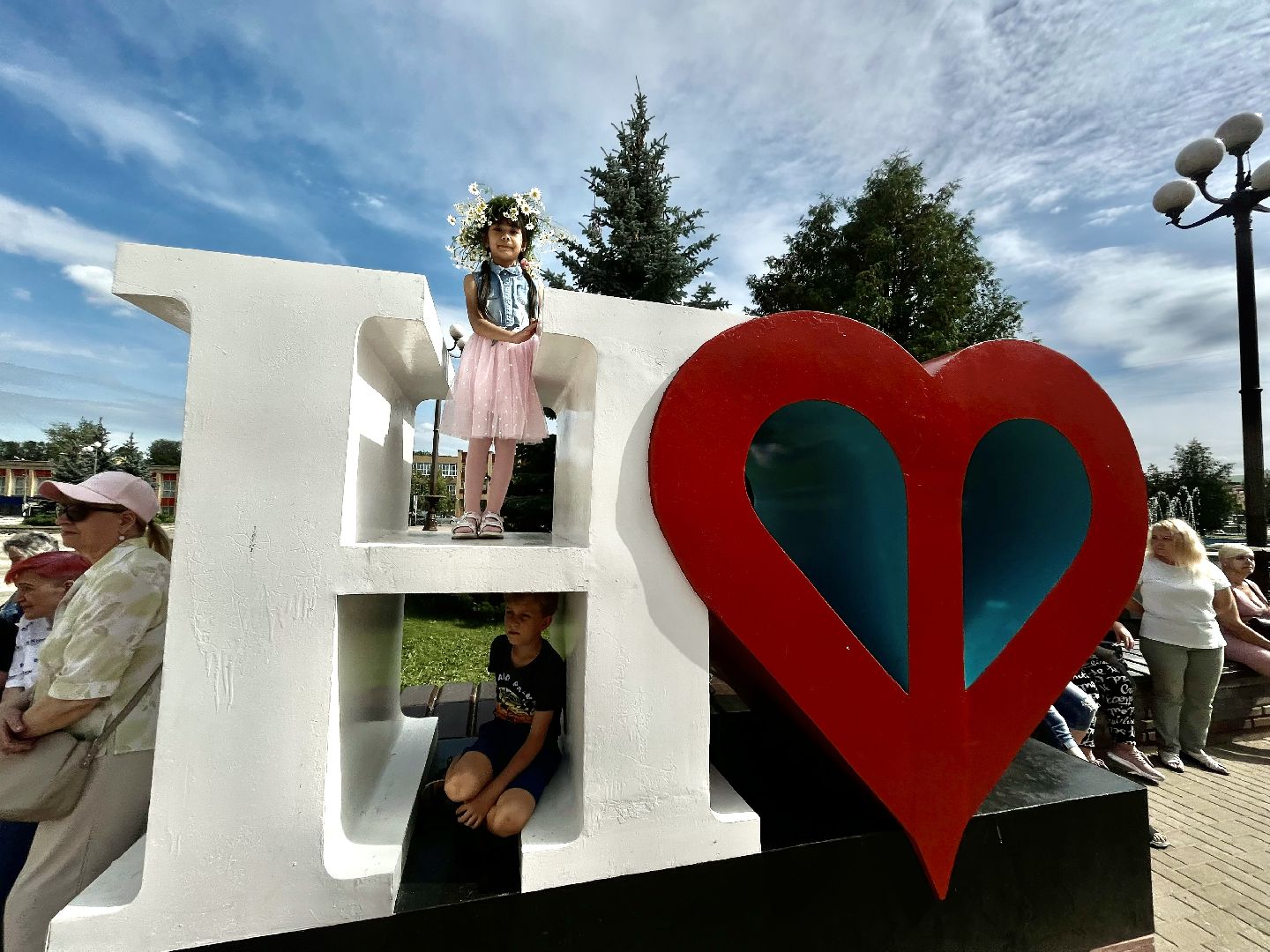 Наро-Фоминск, День семьи, любви и верности, ромашковый праздник, культура Подмосковья