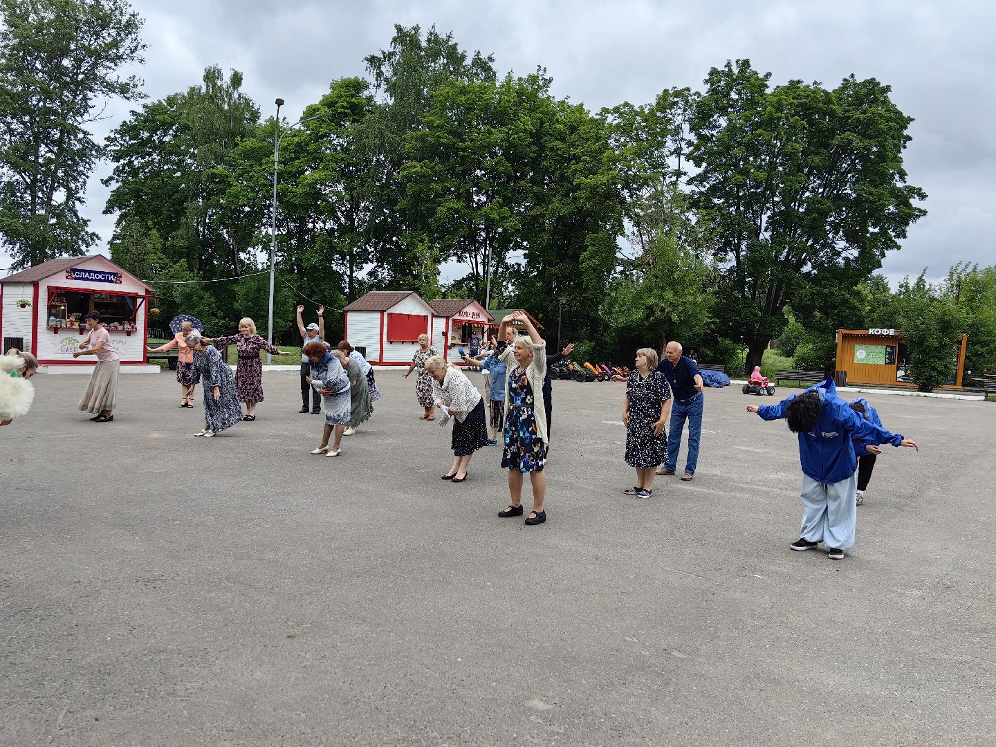 Семья, ромашки, праздник, парк