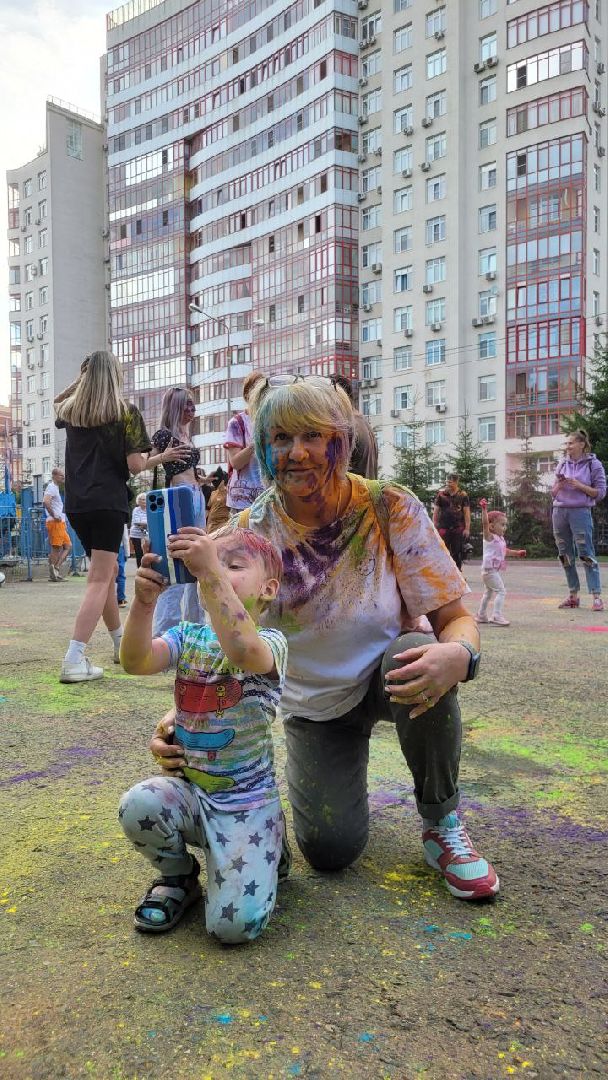 фестиваль красок; парк; яркое лето