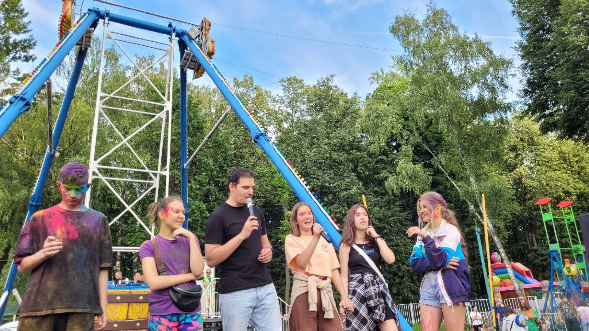 фестиваль красок; парк; яркое лето