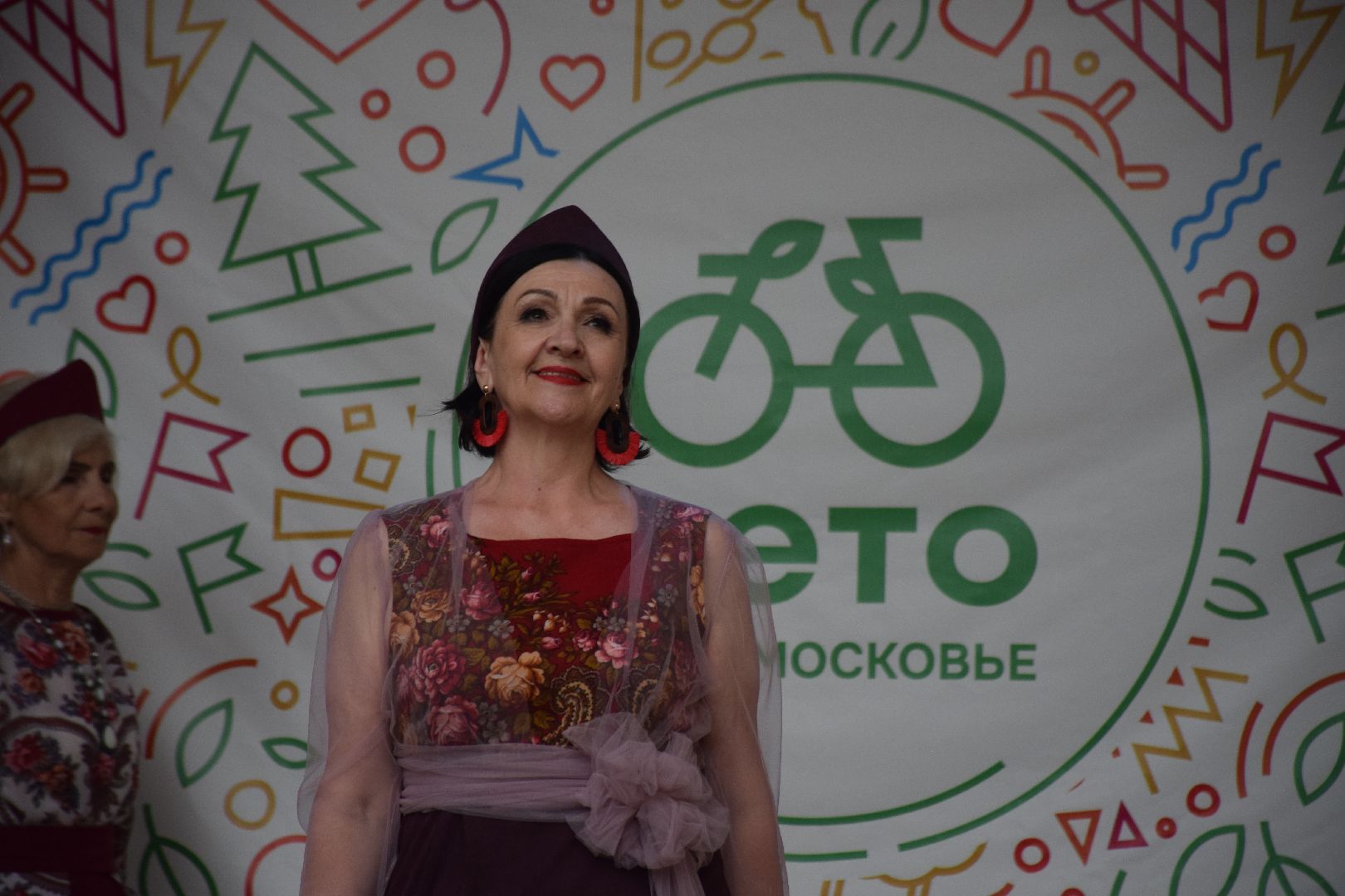 Возраст в моде, манекенщицы, активное долголетие, павлово- посадские платки, дефиле, мода, активное долголетие, Багрянец, Орехово- Зуево, Павловский Посад, платки,