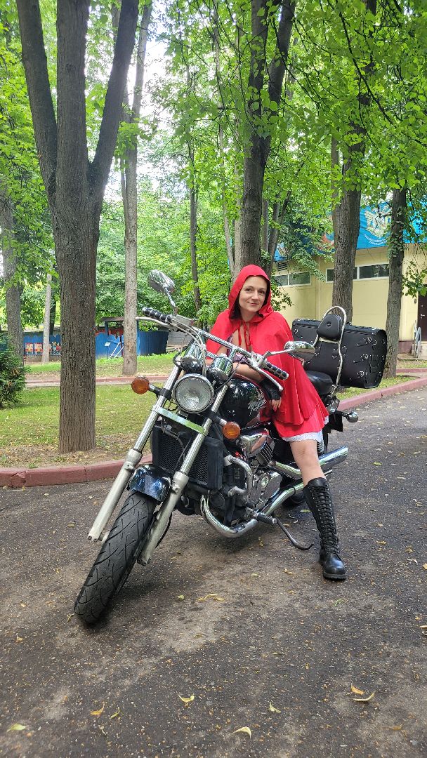 невесты; наряды; видное; парад