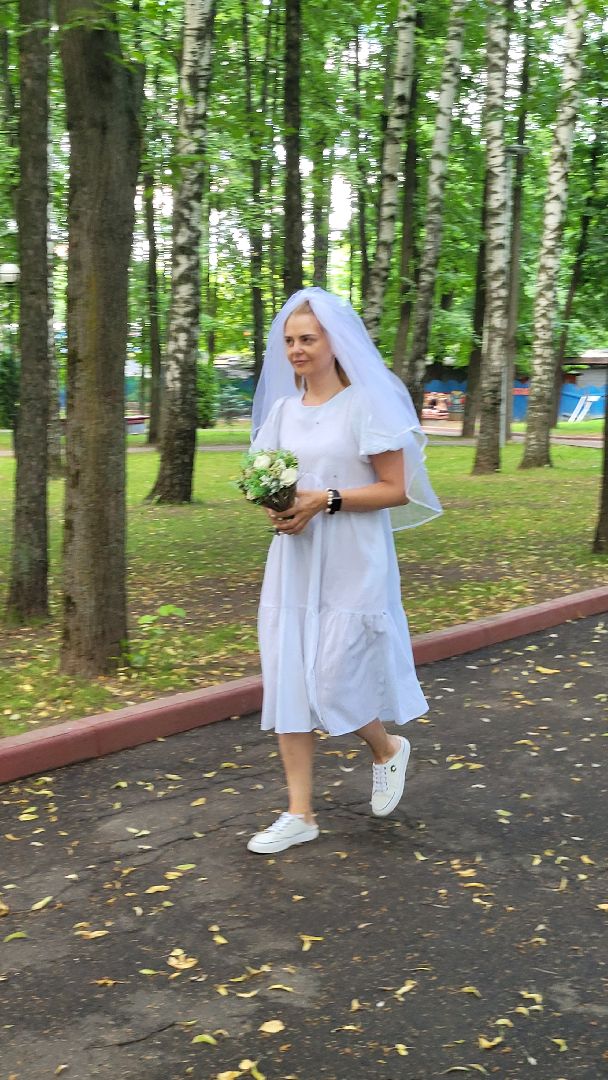 невесты; наряды; видное; парад