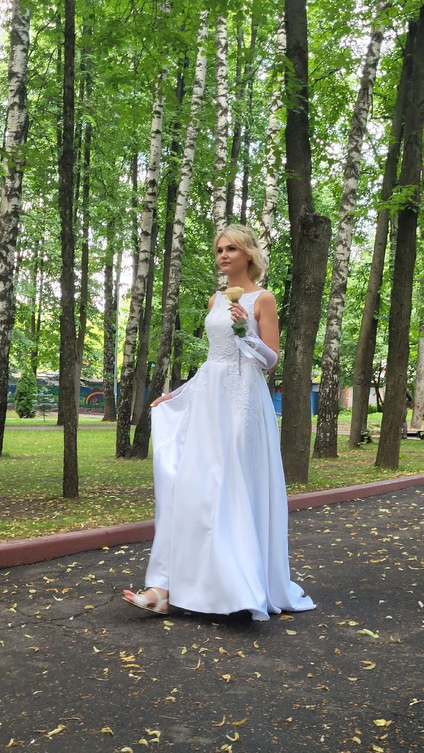 невесты; наряды; видное; парад