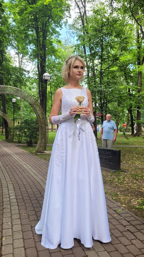 невесты; наряды; видное; парад