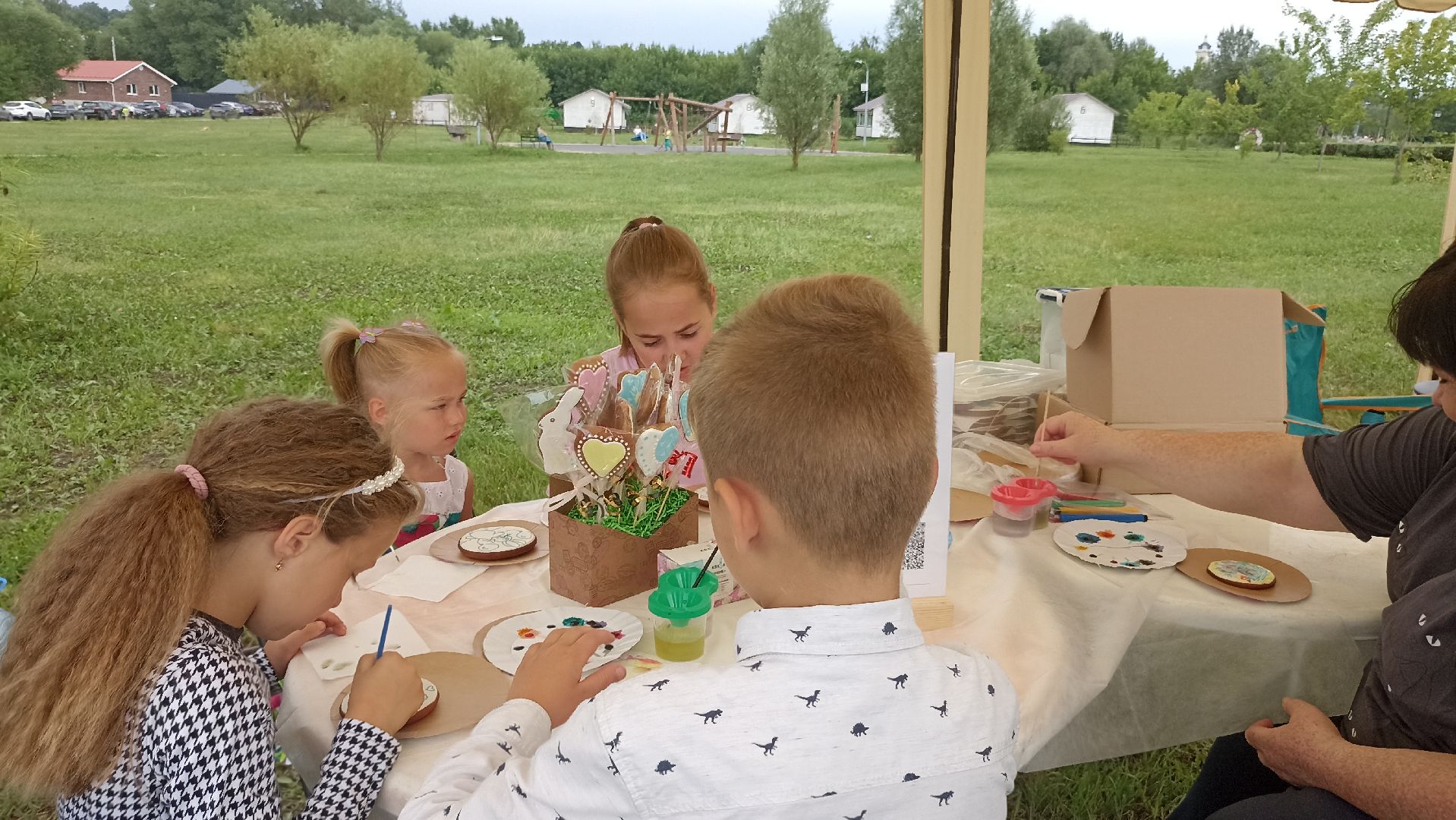 Серпухов, Подмосковье, Принарский парк, кукольный театр, День семьи, любви и верности