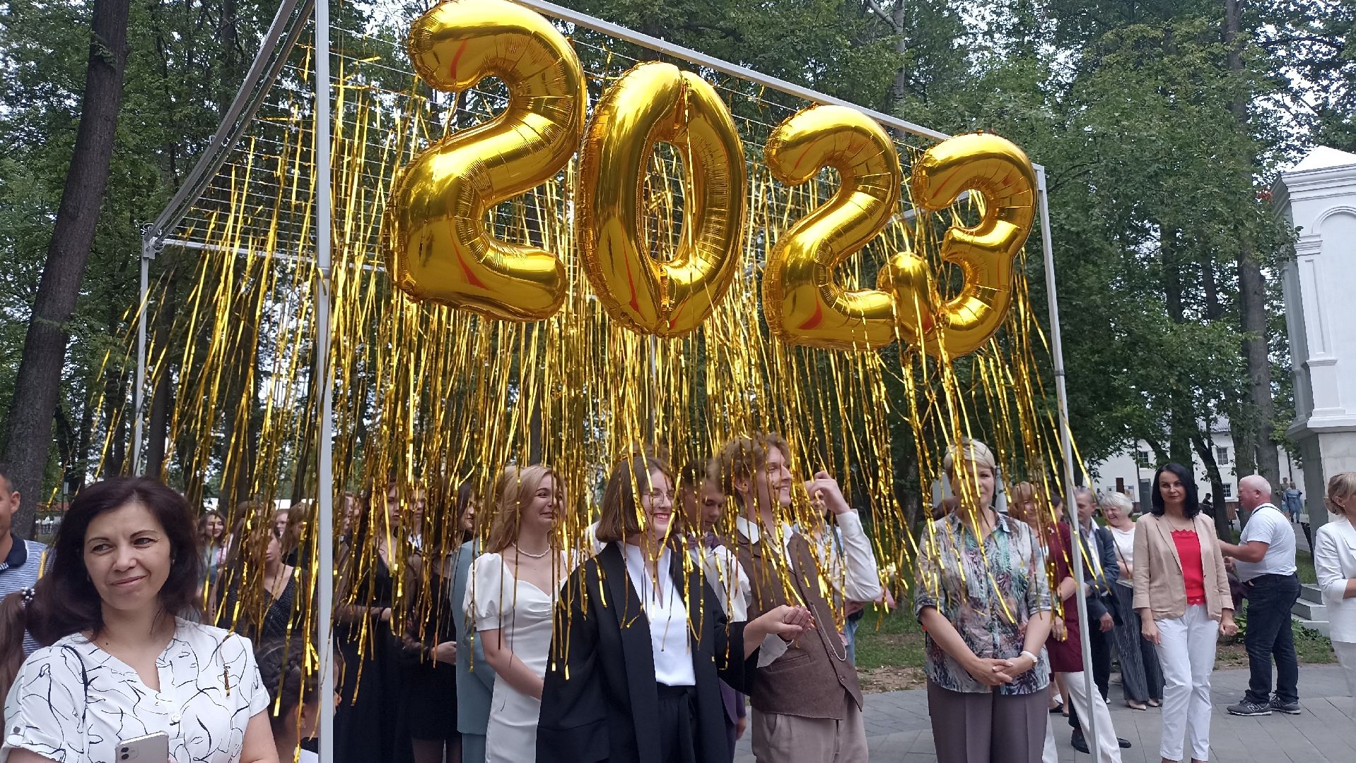 Серпухов, Подмосковье, парк имени Олега Степанова, выпускники, День семьи, любви и верности, медалисты