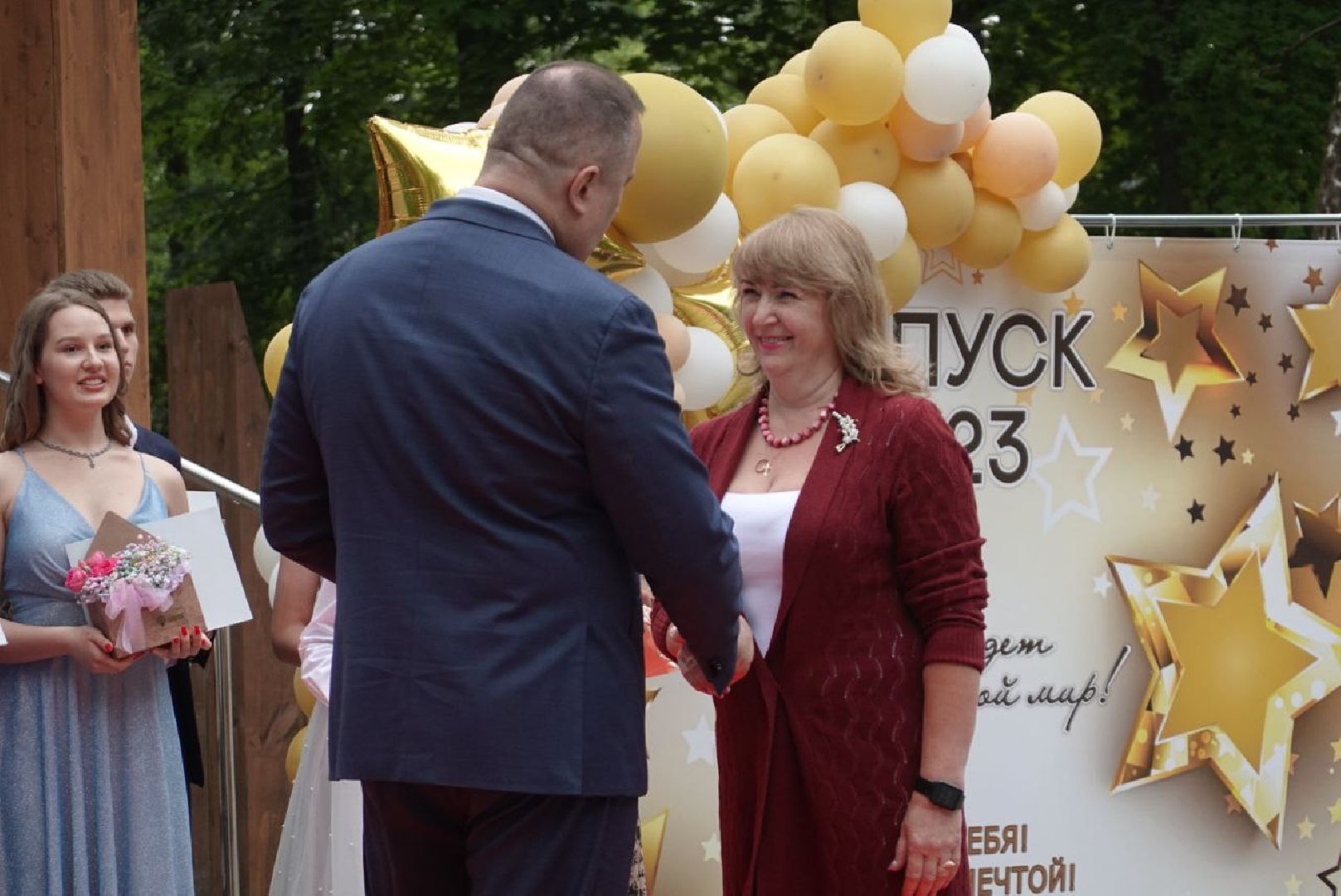 Серпухов, Подмосковье, парк имени Олега Степанова, выпускники, День семьи, любви и верности, медалисты