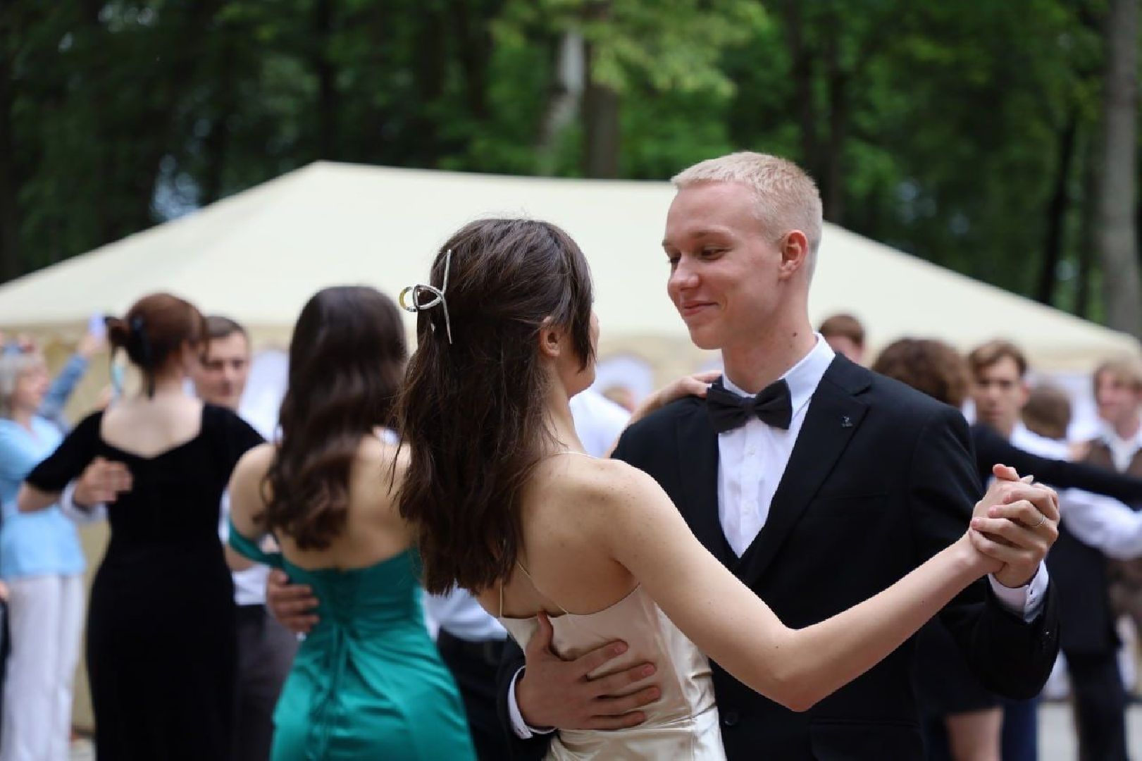 Серпухов, Подмосковье, парк имени Олега Степанова, выпускники, День семьи, любви и верности, медалисты