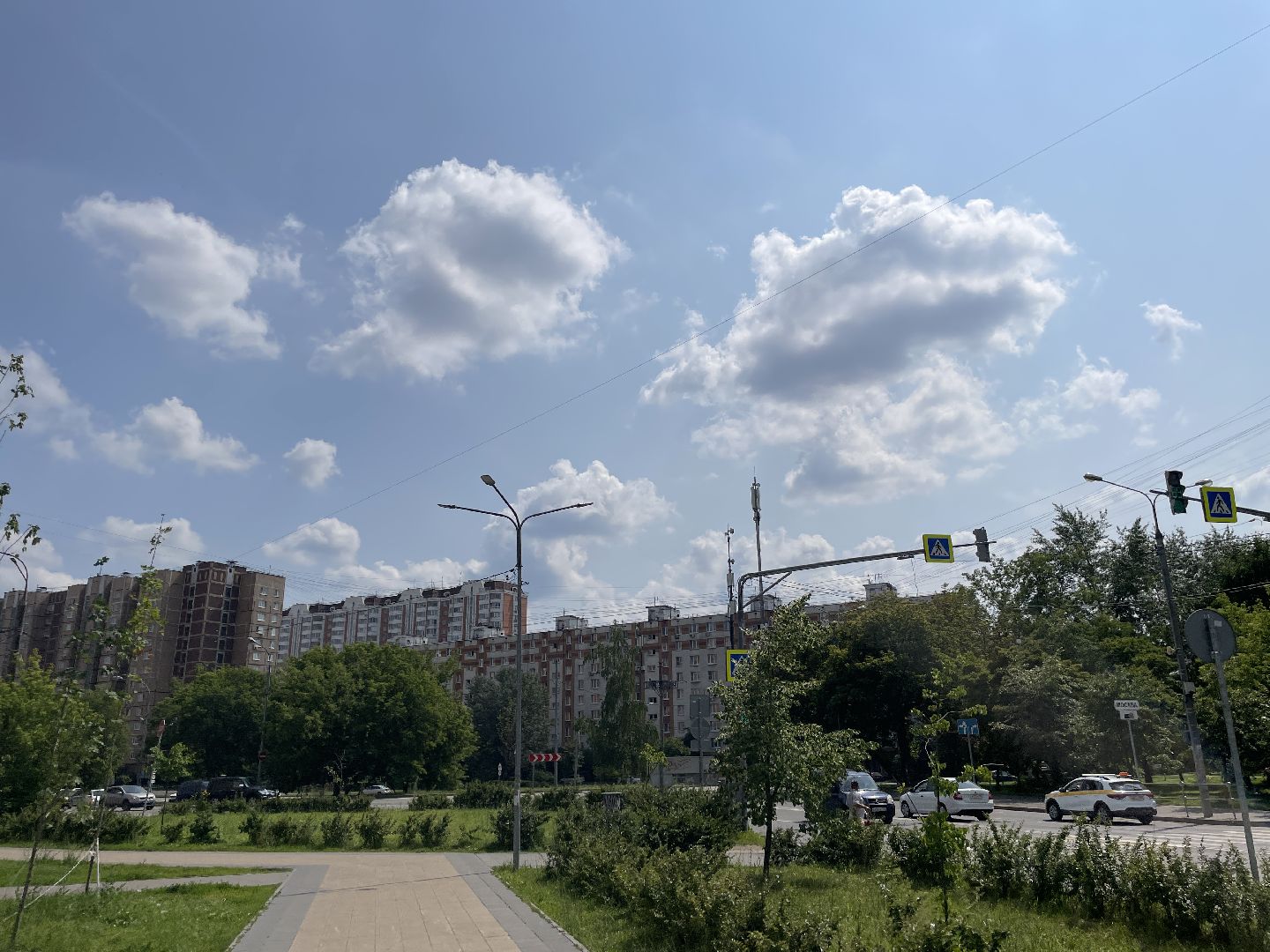 Фонарь, освещение, улица, пешеходы