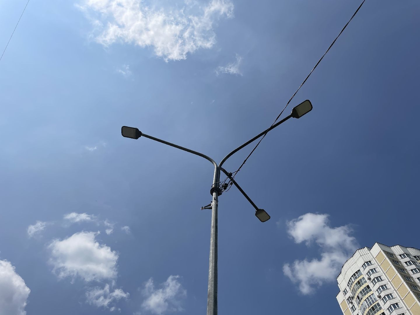 Фонарь, освещение, улица, пешеходы