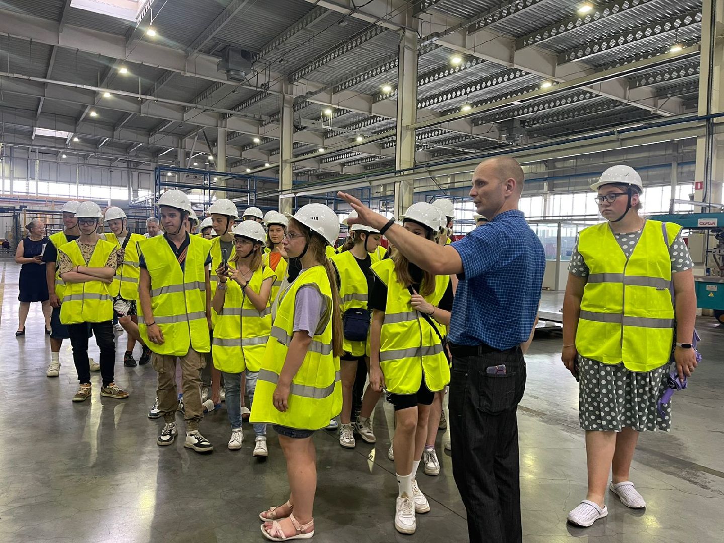 Серпухов, Подмосковье, губернатор, завод, экскурсия, подростки
