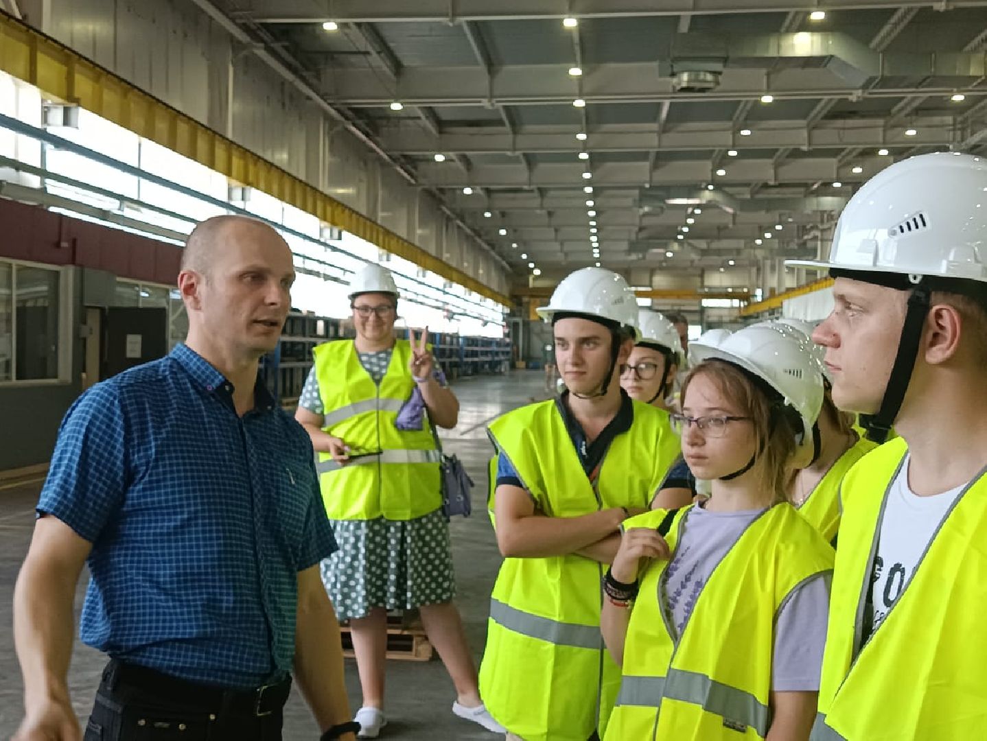 Серпухов, Подмосковье, губернатор, завод, экскурсия, подростки