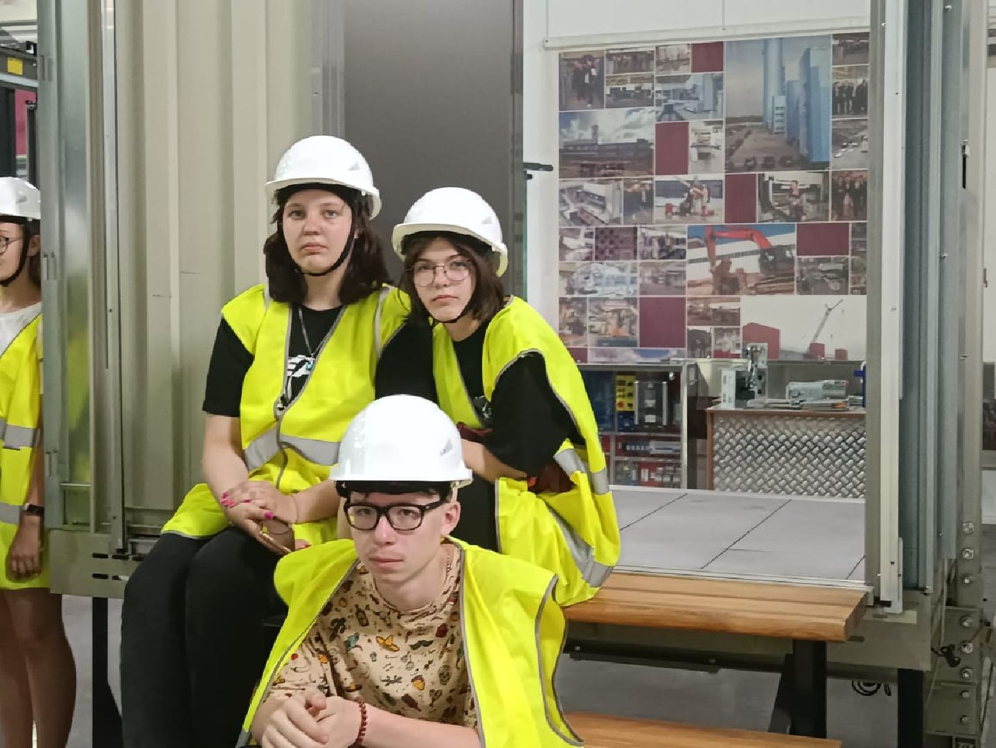 Серпухов, Подмосковье, губернатор, завод, экскурсия, подростки