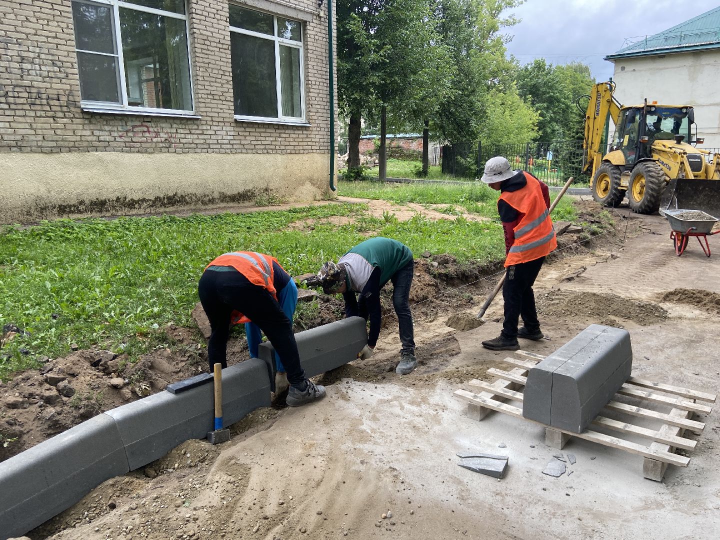 школы, ремонт дорог,