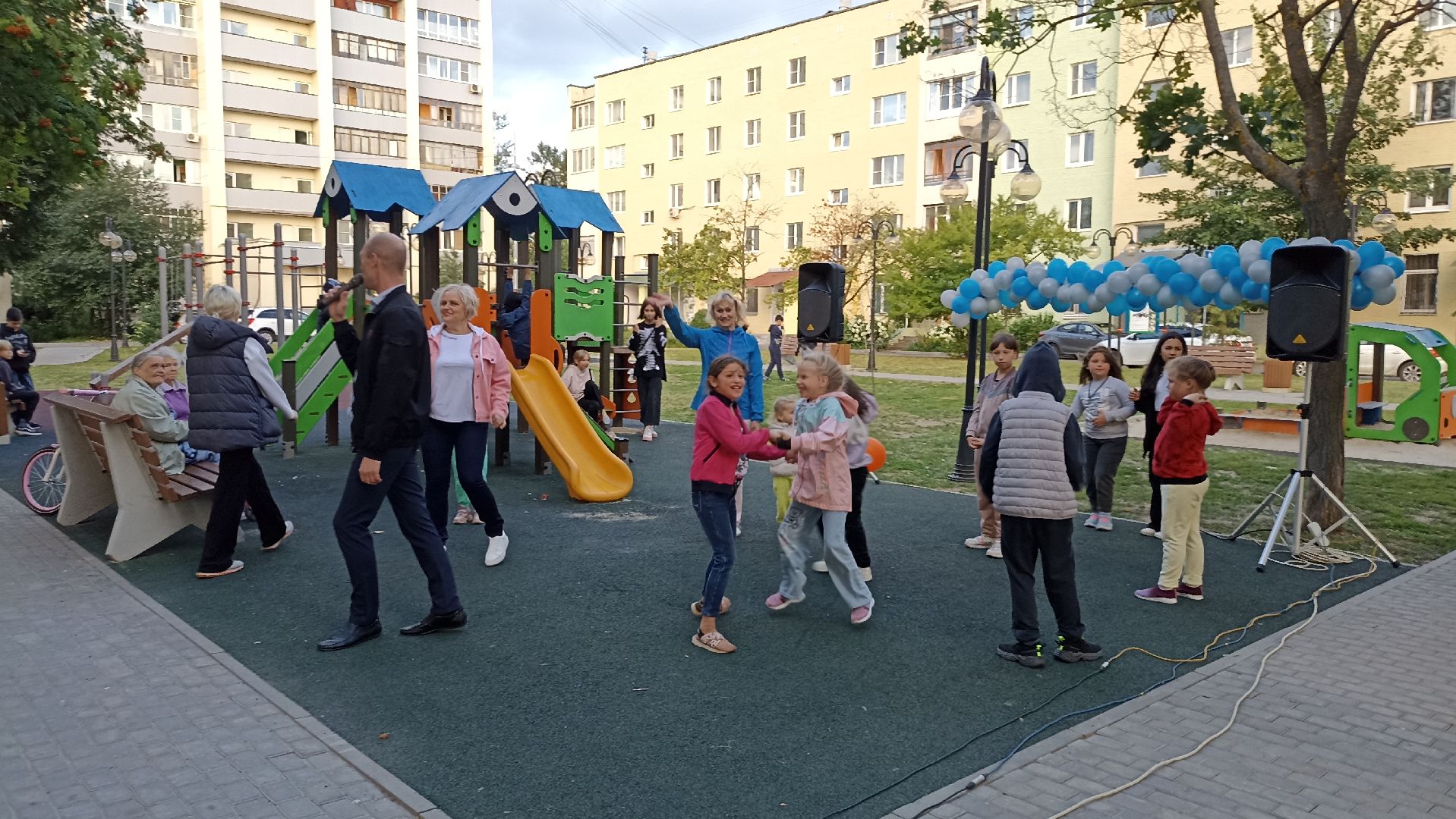 Серпухов, Подмосковье, день двора, дети, праздник, детская площадка