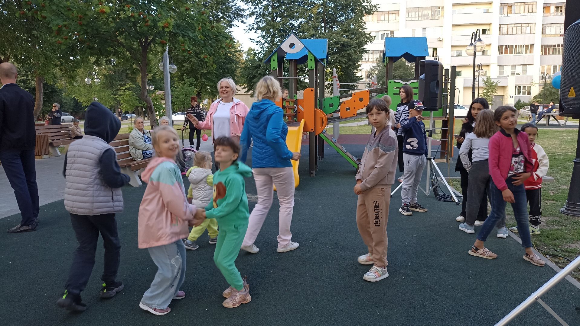 Серпухов, Подмосковье, день двора, дети, праздник, детская площадка