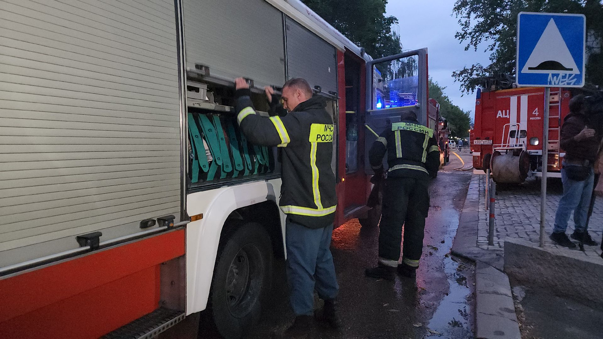 Одинцово, немчиновка, пожар, мчс, отель, спасатели, пожарные,