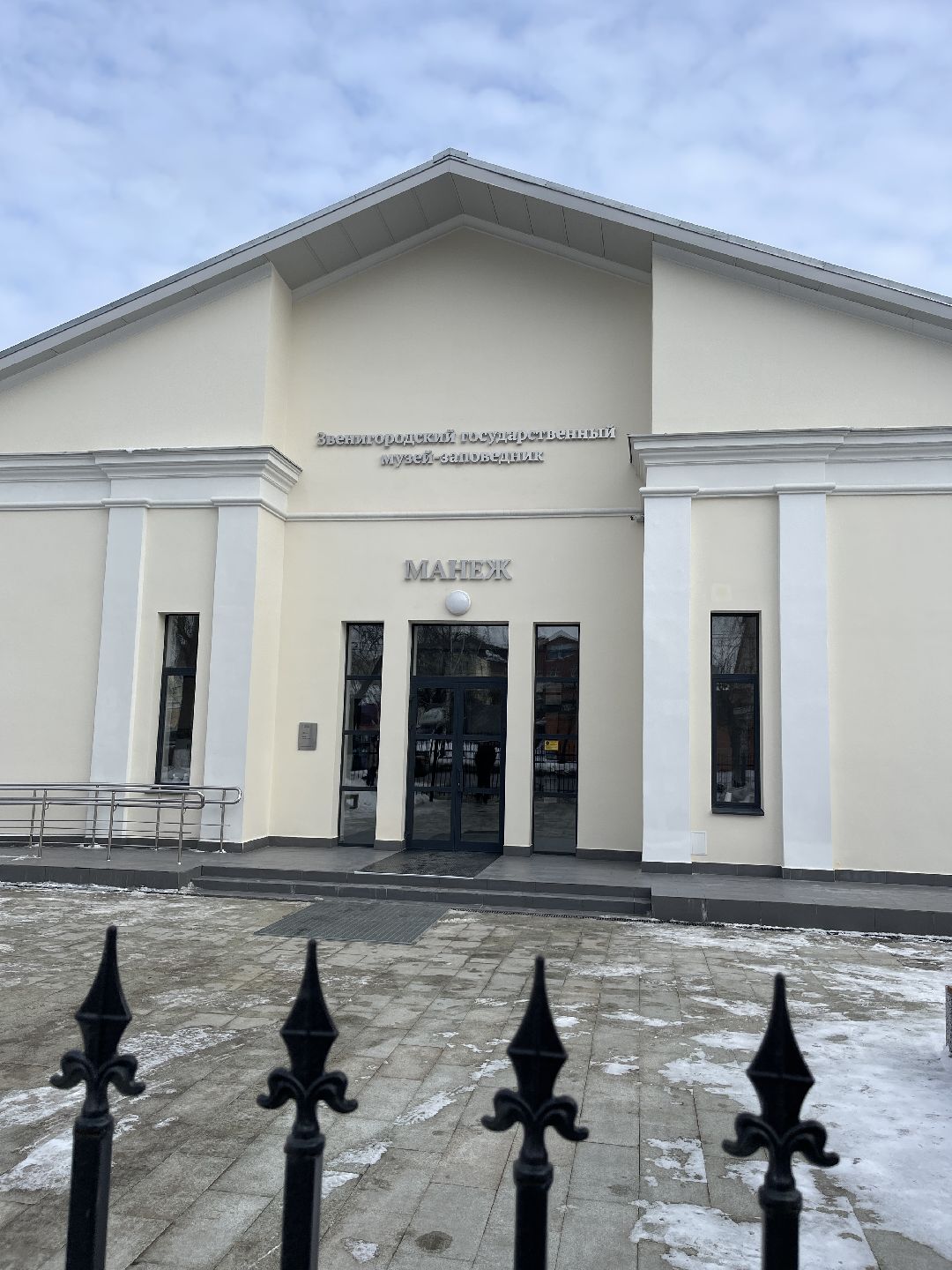 Транспорт, остановка, общественный транспорт, культура, музей, кинотеатр, манеж, Звенигород