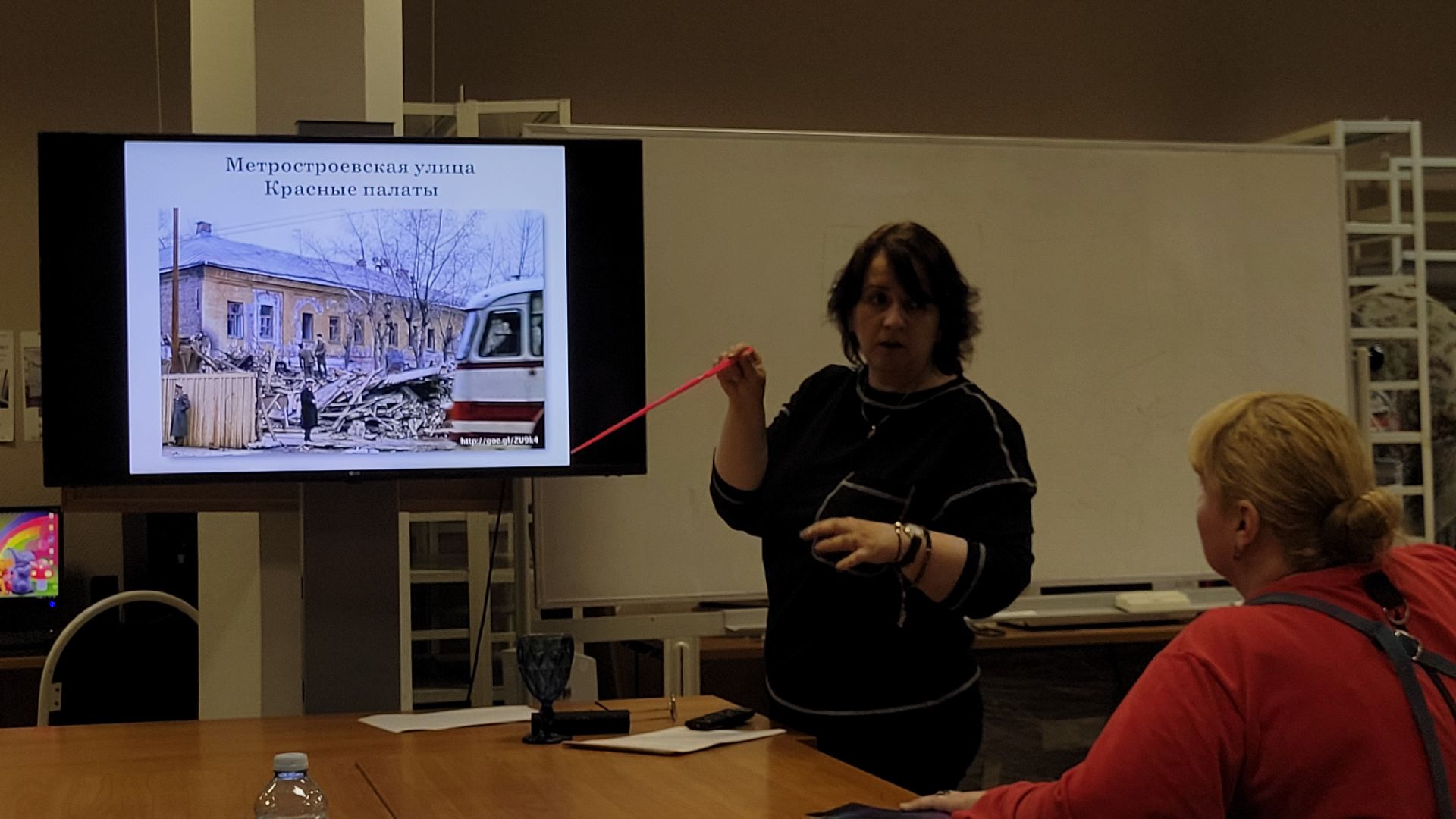 путешествие; прогулка; библиотека; видное