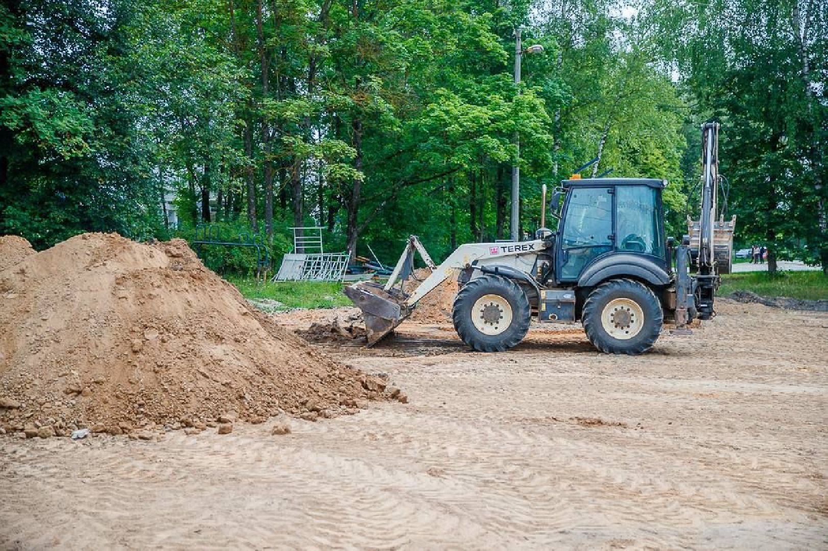 Звенигород, благоустройство, строительство школьного стадиона
