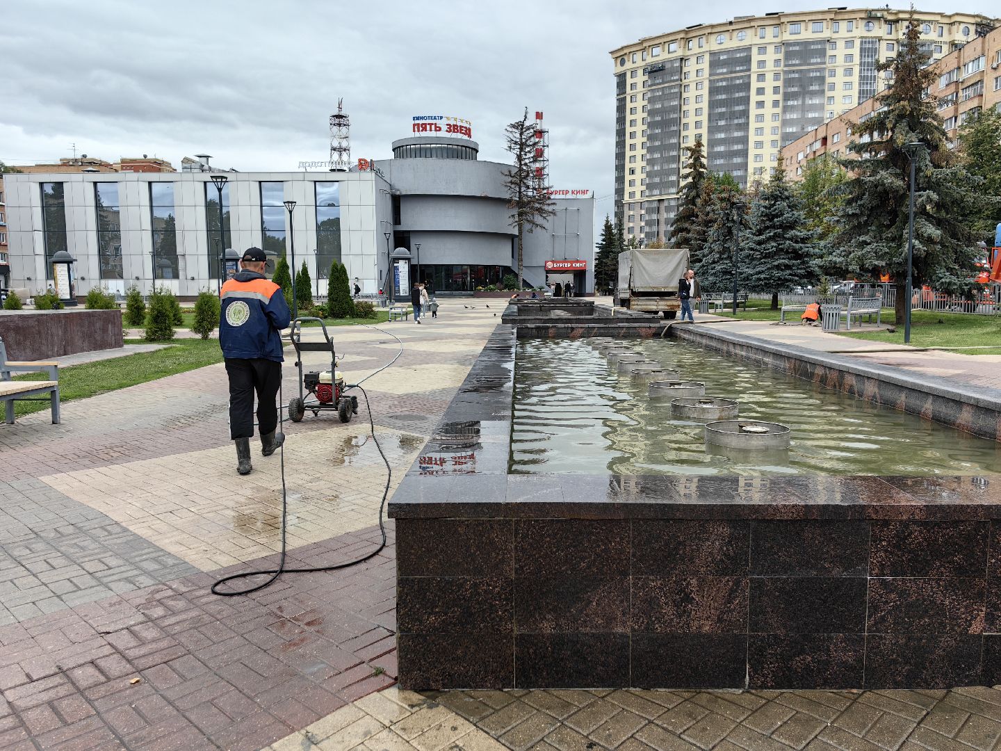 Фонтан, чаши, обработка, площадь