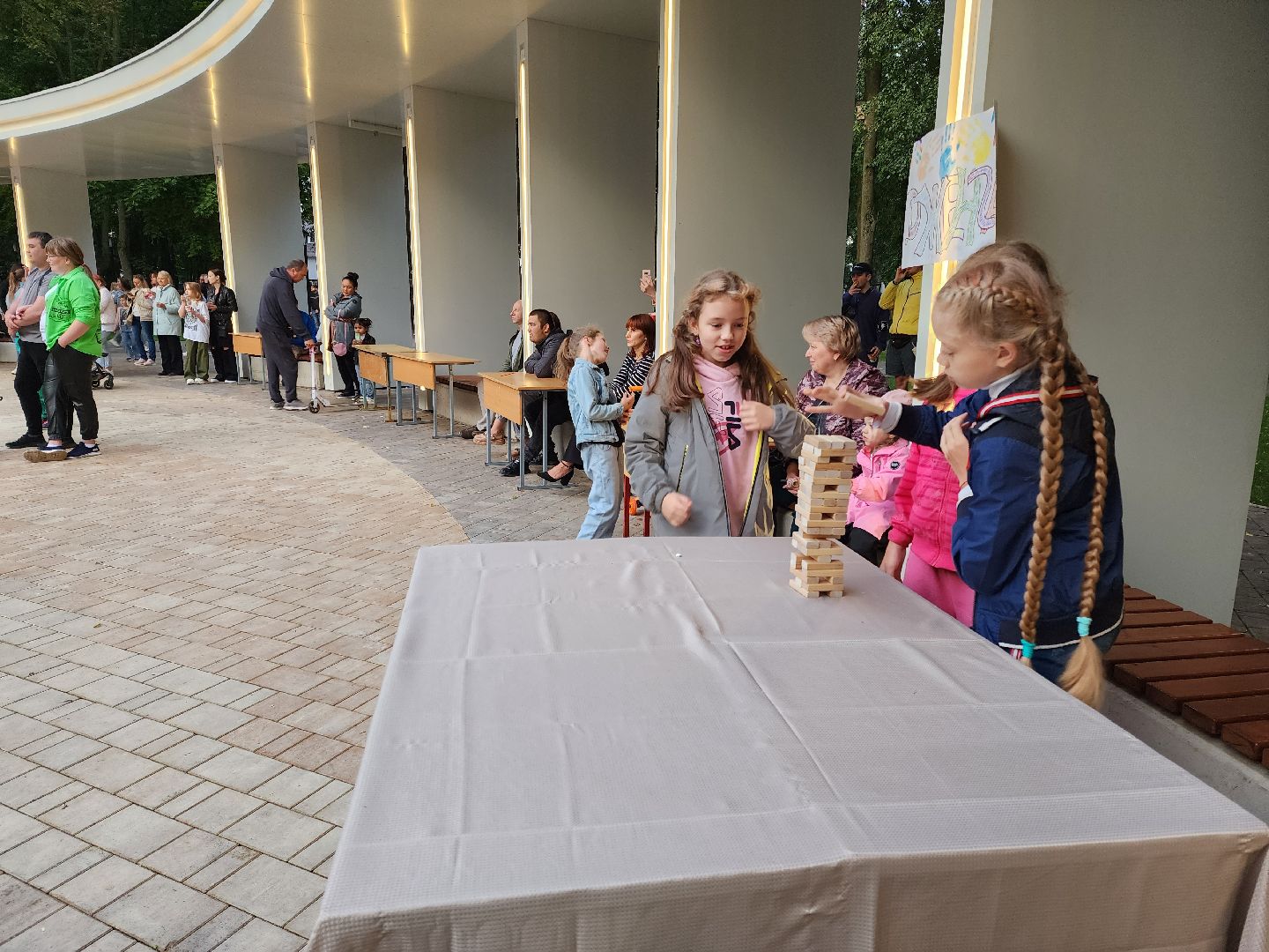 Подольск, ночь в парке, лето в Подмосковье, отдых