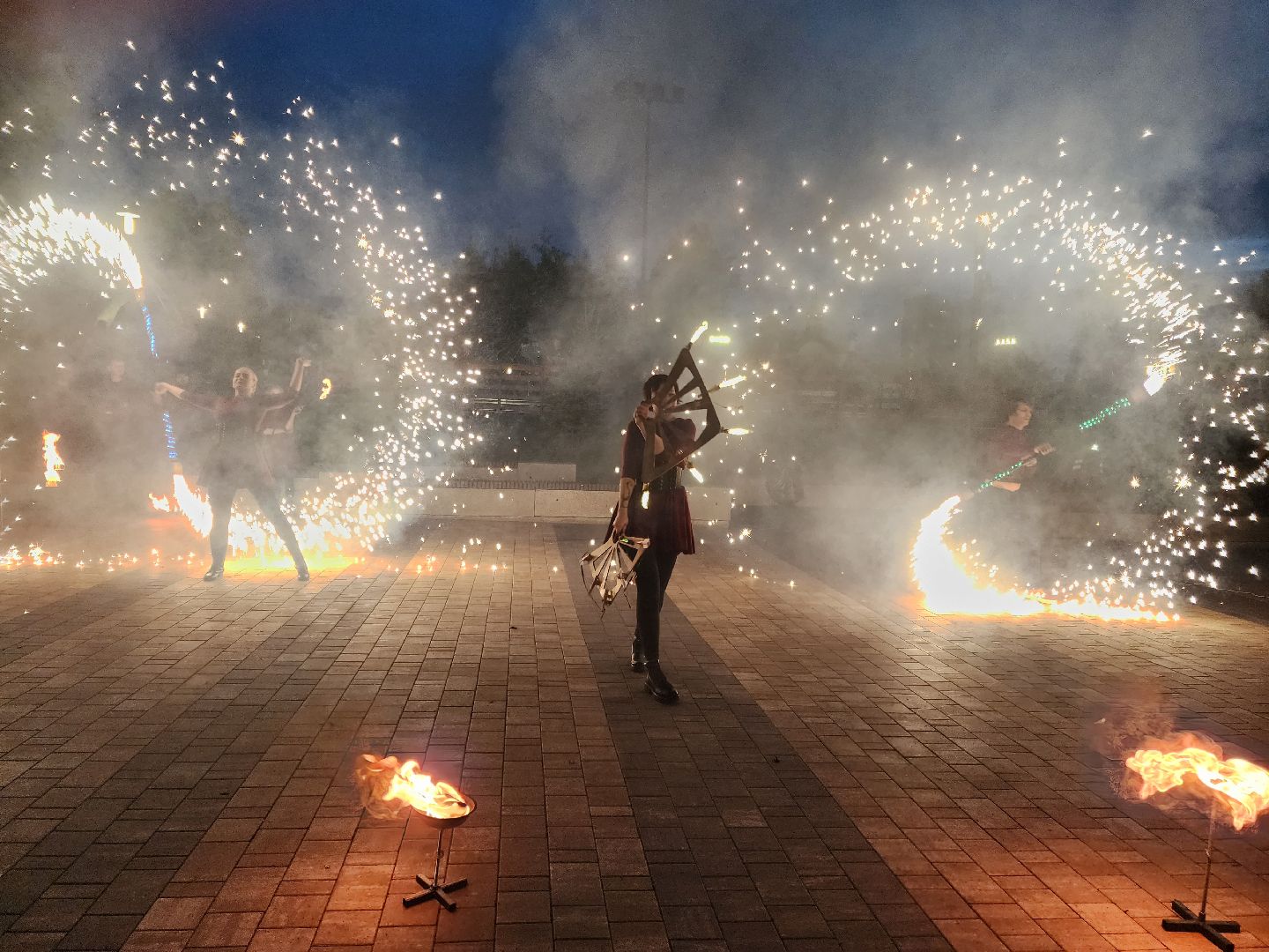 Ночь в парке, файер-шоу, огонь, праздник, Подольск, лето в Подмосковье